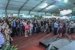 participantes reunidos na Feira de Negócios e Emprego de Santana de Parnaíba