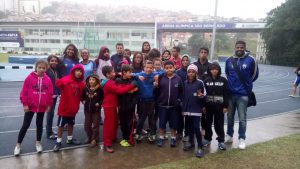 atletas de Barueri posam para foto