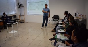 entrevistadores reunidos para capacitação na SADS