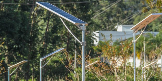 Lâmpadas sustentáveis na Via Parque