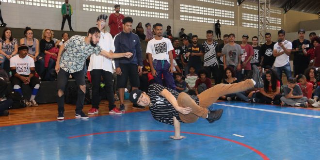 dançarinos participam do 1º Festival de Dança Breaking em Barueri (Boom Breaking)