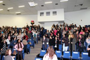 1.800 assistentes de desenvolvimento infantil recebem formação continuada da Coordenadoria de Educação Infantil, em parceria com o Departamento de Apoio Pedagógico da Secretaria de Educação