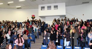 1.800 assistentes de desenvolvimento infantil recebem formação continuada da Coordenadoria de Educação Infantil, em parceria com o Departamento de Apoio Pedagógico da Secretaria de Educação