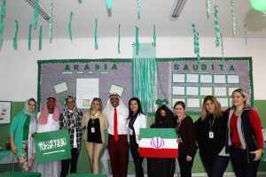 alunos representando a Arábia Saudita e o Irã