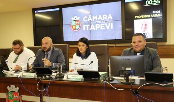 vereadores de Itapevi durante sessão da câmara de Itapevi