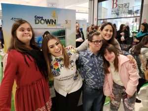 participantes da exposição Copa Down Mundo, no Shopping Tamboré