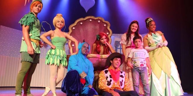 cena do espetáculo em busca do tesouro perdido