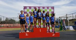 atletas mirins femininas no pódio