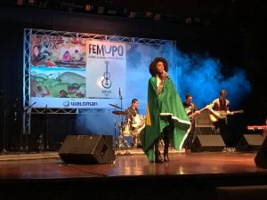 músicos se apresentando no palco do Femupo 2017