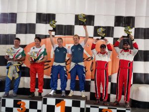 equipe Acelera Siriema no pódio