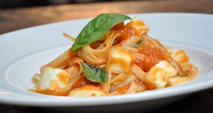 foto de um Fettuccine Caprese da Maremonti