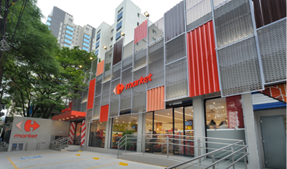 fachada da Loja Carrefour Market na Vila Olímpia, em São Paulo (SP)