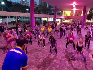 mulheres se exercitando em Barueri para o Desafio das 12 Semanas