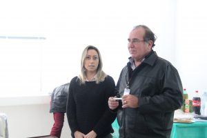 a nutricionista Rochele Bohn ao lado de um homem não identificado