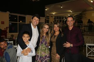 prefeito elvis cezar com convidados e autoridades na 2ª Edição da Noite da Pizza