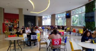 Alpha Square Mall entra no clima da Copa do Mundo 2026 com espaço para troca de figurinhas, gastronomia temática e transmissão dos jogos